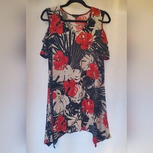 🍁 3/$30 Tropical Handkerchief Hem Shirt